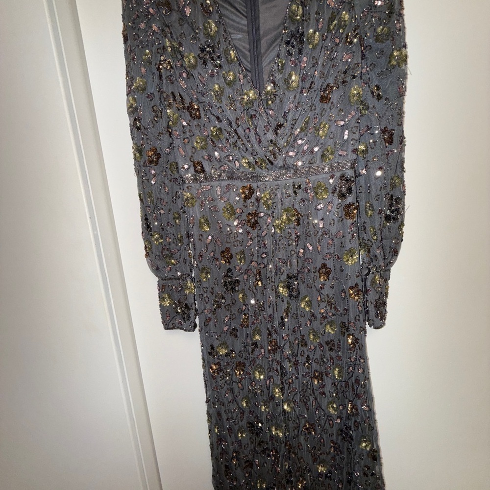 NWT | Mac Duggal 5571 Coal Long Sleeve V Neck Midi Dress
Size 4 - Picture 8 of 13